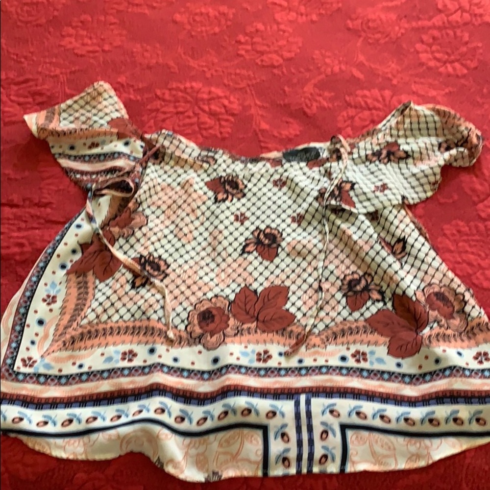 Pre-Own Tops - Picture 1 of 4